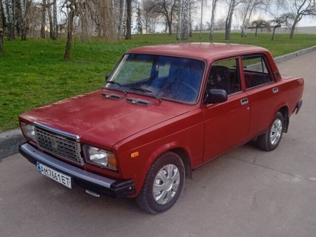 Красный ВАЗ 2107, объемом двигателя 1.5 л и пробегом 108 тыс. км за 1250 $, фото 1 на Automoto.ua
