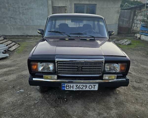 Красный ВАЗ 2107, объемом двигателя 1.45 л и пробегом 69 тыс. км за 1400 $, фото 1 на Automoto.ua