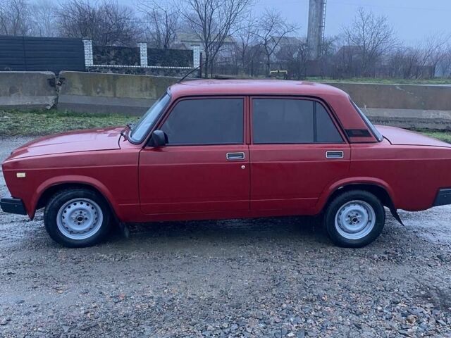Червоний ВАЗ 2107, об'ємом двигуна 1.6 л та пробігом 260 тис. км за 1350 $, фото 1 на Automoto.ua