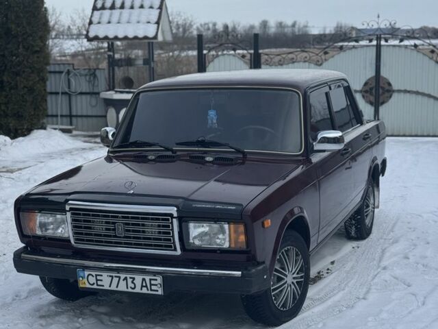 Красный ВАЗ 2107, объемом двигателя 1.5 л и пробегом 200 тыс. км за 1500 $, фото 1 на Automoto.ua