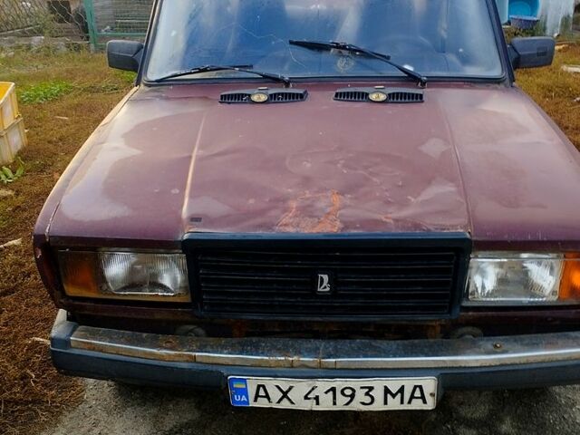 Красный ВАЗ 2107, объемом двигателя 1.5 л и пробегом 230 тыс. км за 330 $, фото 1 на Automoto.ua