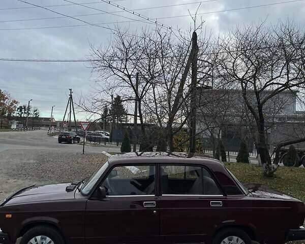 Красный ВАЗ 2107, объемом двигателя 1.45 л и пробегом 95 тыс. км за 1900 $, фото 1 на Automoto.ua