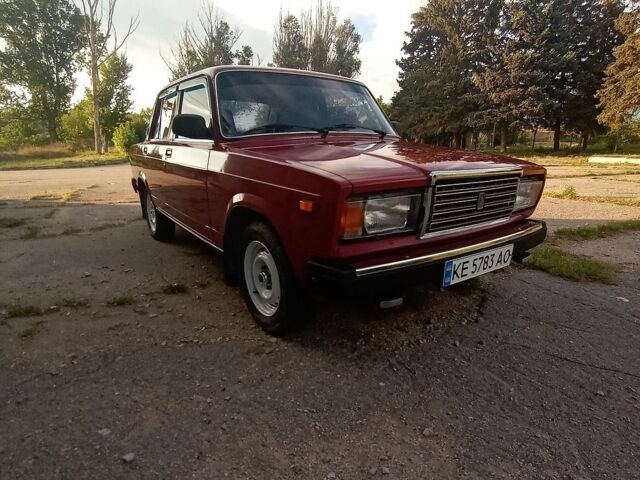 Красный ВАЗ 2107, объемом двигателя 1.45 л и пробегом 100 тыс. км за 1700 $, фото 1 на Automoto.ua