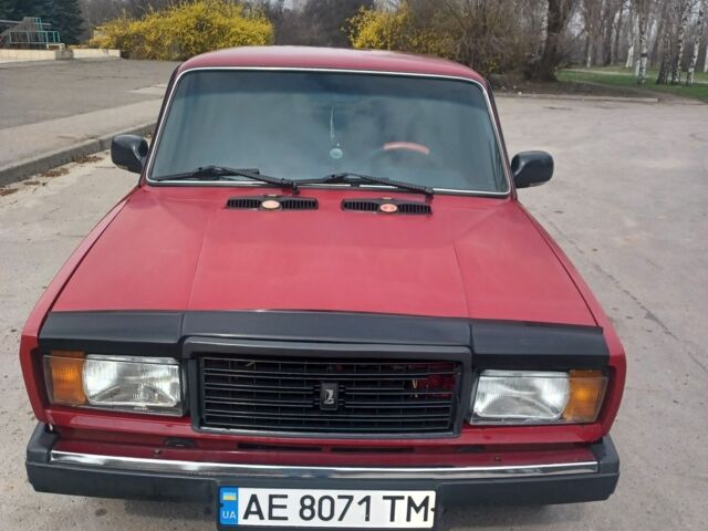Красный ВАЗ 2107, объемом двигателя 1.5 л и пробегом 140 тыс. км за 1500 $, фото 1 на Automoto.ua