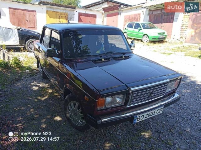 Красный ВАЗ 2107, объемом двигателя 1.45 л и пробегом 150 тыс. км за 1150 $, фото 1 на Automoto.ua
