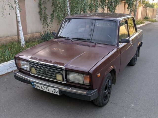 Красный ВАЗ 2107, объемом двигателя 1.5 л и пробегом 134 тыс. км за 1100 $, фото 1 на Automoto.ua