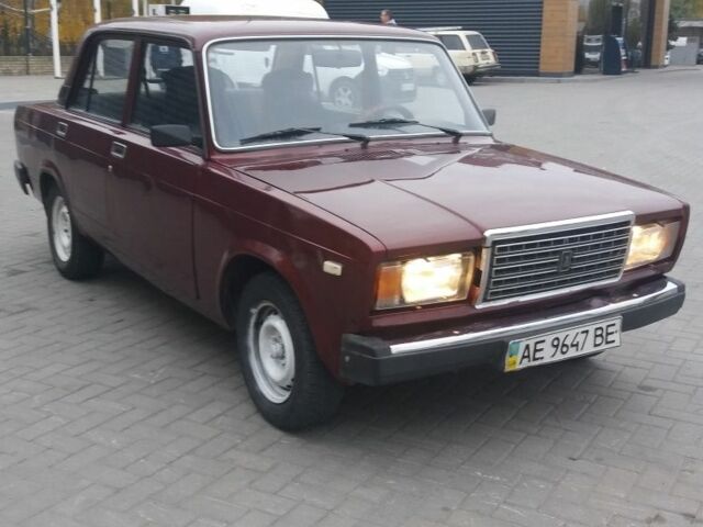 Красный ВАЗ 2107, объемом двигателя 1.6 л и пробегом 200 тыс. км за 1300 $, фото 1 на Automoto.ua