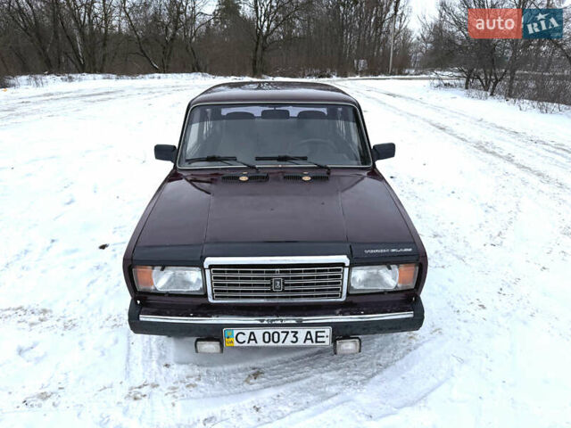 Красный ВАЗ 2107, объемом двигателя 1.5 л и пробегом 92 тыс. км за 1800 $, фото 1 на Automoto.ua