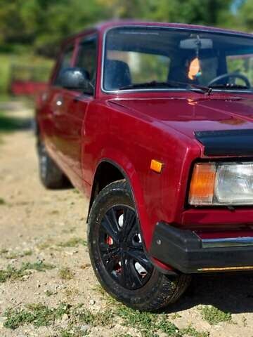 Красный ВАЗ 2107, объемом двигателя 1.5 л и пробегом 100 тыс. км за 950 $, фото 1 на Automoto.ua