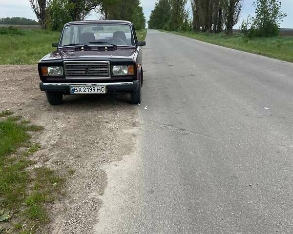 Красный ВАЗ 2107, объемом двигателя 1.5 л и пробегом 70 тыс. км за 1750 $, фото 1 на Automoto.ua