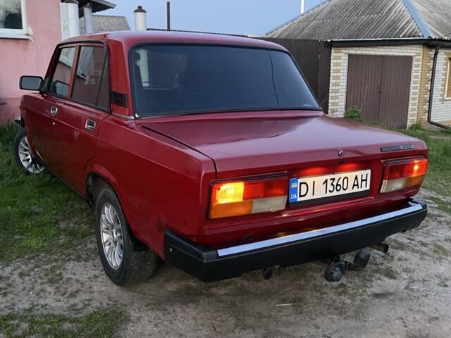 Красный ВАЗ 2107, объемом двигателя 1.5 л и пробегом 130 тыс. км за 850 $, фото 1 на Automoto.ua