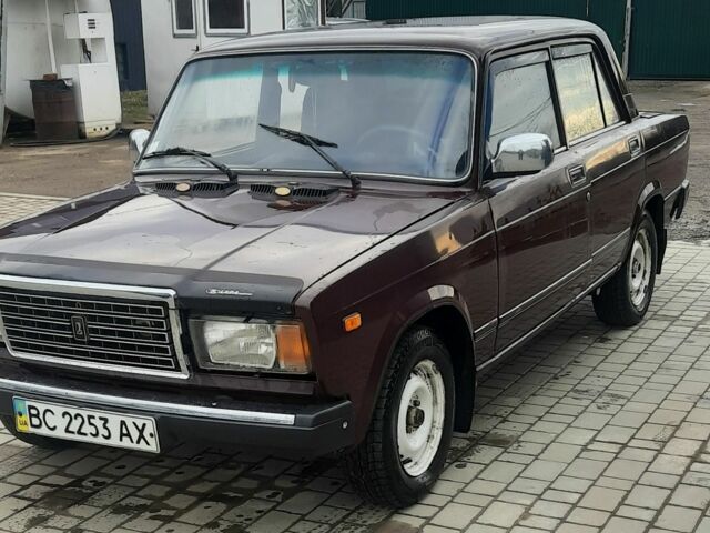 Красный ВАЗ 2107, объемом двигателя 1.5 л и пробегом 215 тыс. км за 1000 $, фото 1 на Automoto.ua