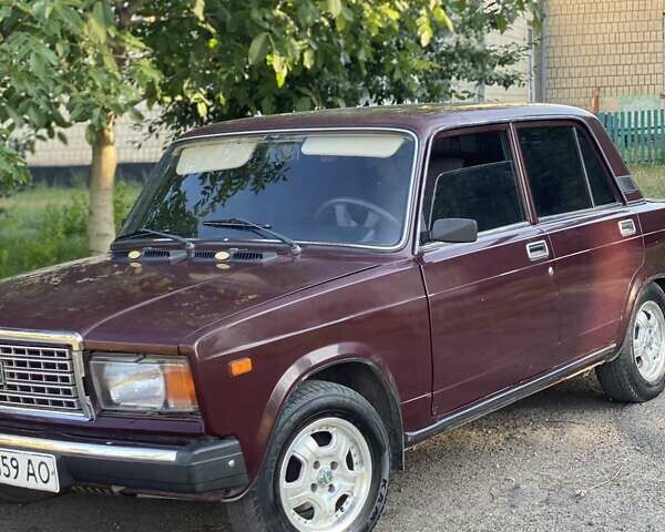 Красный ВАЗ 2107, объемом двигателя 1.5 л и пробегом 86 тыс. км за 2100 $, фото 1 на Automoto.ua