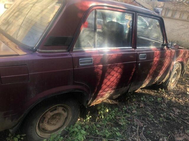 Красный ВАЗ 2107, объемом двигателя 1.5 л и пробегом 100 тыс. км за 500 $, фото 1 на Automoto.ua