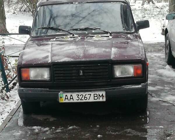 Красный ВАЗ 2107, объемом двигателя 1.5 л и пробегом 300 тыс. км за 1100 $, фото 1 на Automoto.ua