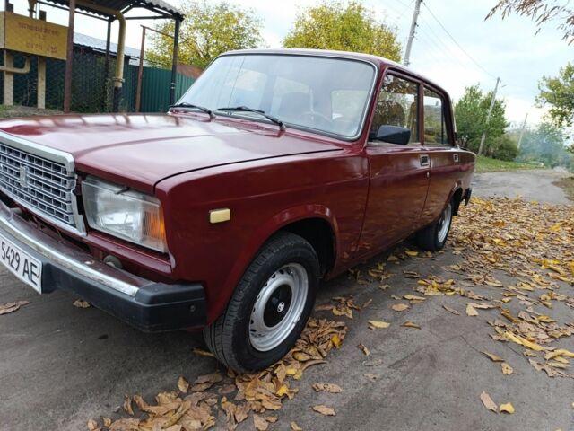 ВАЗ 2107 2006 в Смеле на Automoto.ua Красный ВАЗ 2107, объемом двигателя 1.5 л и пробегом 99 тыс. км за 899 $, фото 1 на Automoto.ua