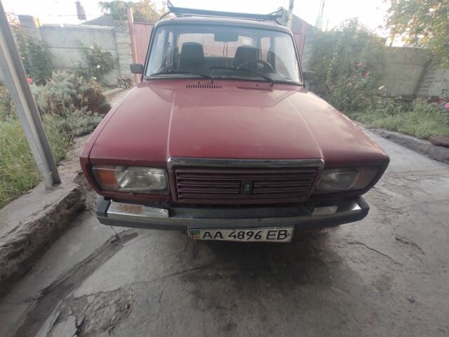 Красный ВАЗ 2107, объемом двигателя 1.5 л и пробегом 129 тыс. км за 600 $, фото 1 на Automoto.ua
