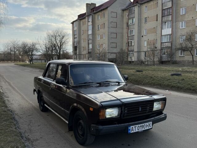 Красный ВАЗ 2107, объемом двигателя 1.6 л и пробегом 124 тыс. км за 1150 $, фото 1 на Automoto.ua