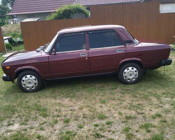 Красный ВАЗ 2107, объемом двигателя 1.45 л и пробегом 52 тыс. км за 2999 $, фото 1 на Automoto.ua