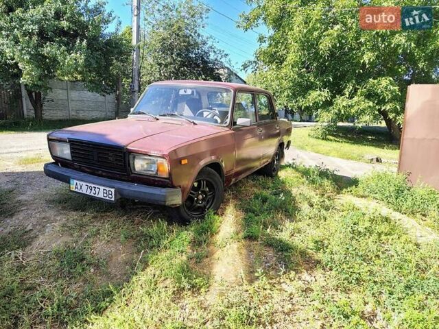 Красный ВАЗ 2107, объемом двигателя 1.6 л и пробегом 200 тыс. км за 900 $, фото 1 на Automoto.ua