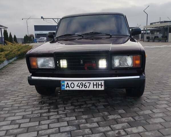 Красный ВАЗ 2107, объемом двигателя 1.6 л и пробегом 60 тыс. км за 1500 $, фото 1 на Automoto.ua