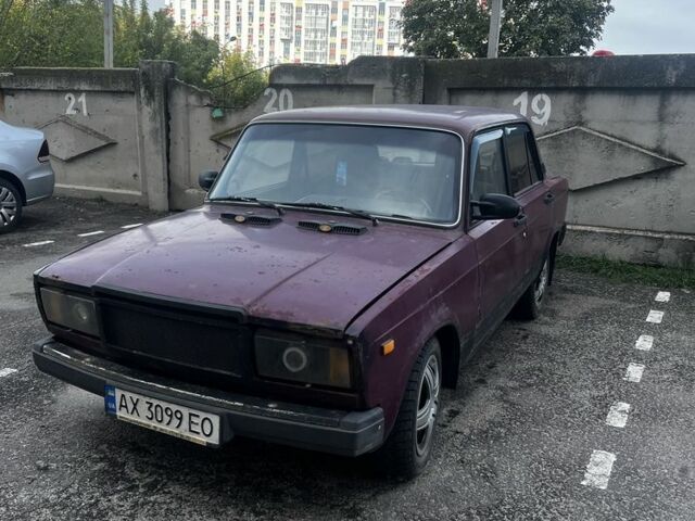 Красный ВАЗ 2107, объемом двигателя 1.5 л и пробегом 600 тыс. км за 400 $, фото 1 на Automoto.ua