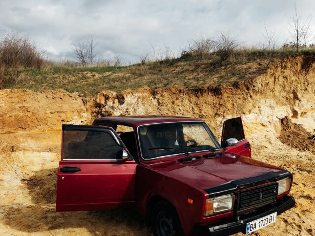 Червоний ВАЗ 2107, об'ємом двигуна 1.5 л та пробігом 100 тис. км за 672 $, фото 1 на Automoto.ua