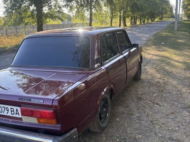 Красный ВАЗ 2107, объемом двигателя 1.5 л и пробегом 120 тыс. км за 1599 $, фото 1 на Automoto.ua