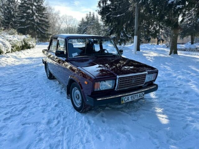 Красный ВАЗ 2107, объемом двигателя 1.6 л и пробегом 42 тыс. км за 2650 $, фото 1 на Automoto.ua