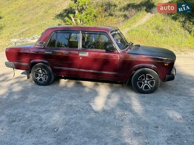 Красный ВАЗ 2107, объемом двигателя 1.57 л и пробегом 130 тыс. км за 1700 $, фото 1 на Automoto.ua