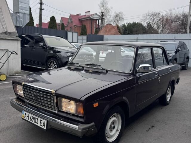 Красный ВАЗ 2107, объемом двигателя 1.5 л и пробегом 56 тыс. км за 2100 $, фото 1 на Automoto.ua