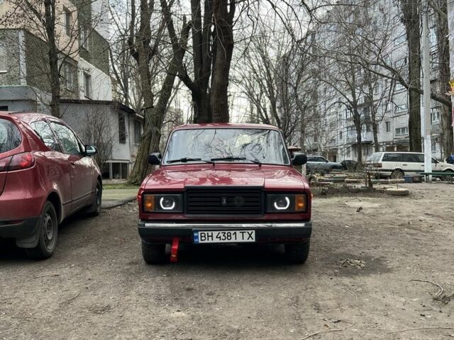 Красный ВАЗ 2107, объемом двигателя 1.5 л и пробегом 147 тыс. км за 1600 $, фото 1 на Automoto.ua
