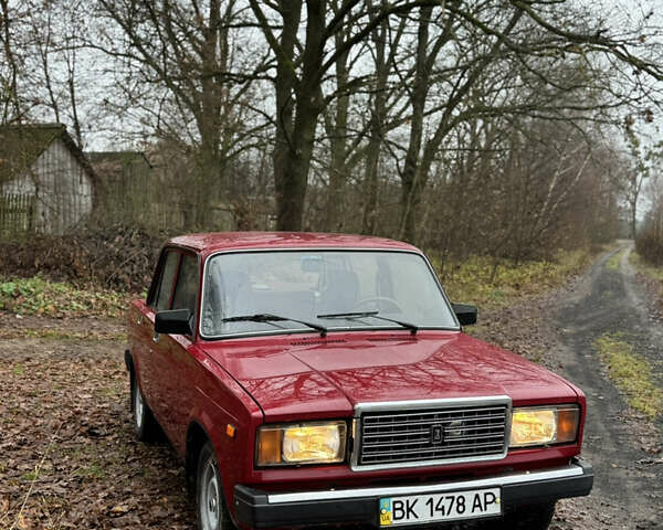Красный ВАЗ 2107, объемом двигателя 1.5 л и пробегом 47 тыс. км за 2499 $, фото 1 на Automoto.ua