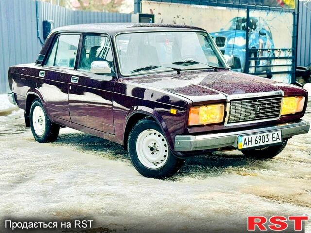 Красный ВАЗ 2107, объемом двигателя 1.5 л и пробегом 560 тыс. км за 2400 $, фото 1 на Automoto.ua