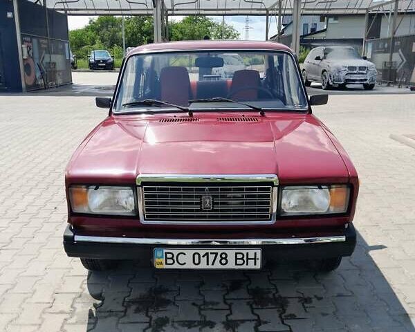 Красный ВАЗ 2107, объемом двигателя 1.6 л и пробегом 27 тыс. км за 2100 $, фото 1 на Automoto.ua
