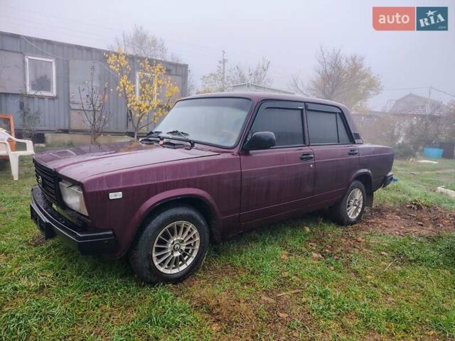 Червоний ВАЗ 2107, об'ємом двигуна 1.6 л та пробігом 130 тис. км за 2200 $, фото 1 на Automoto.ua