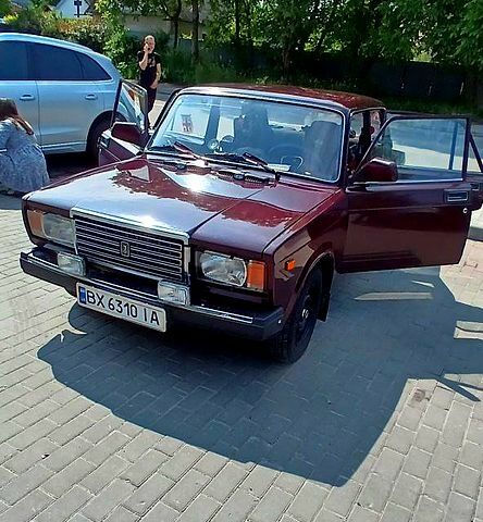 Красный ВАЗ 2107, объемом двигателя 1.5 л и пробегом 0 тыс. км за 1680 $, фото 1 на Automoto.ua