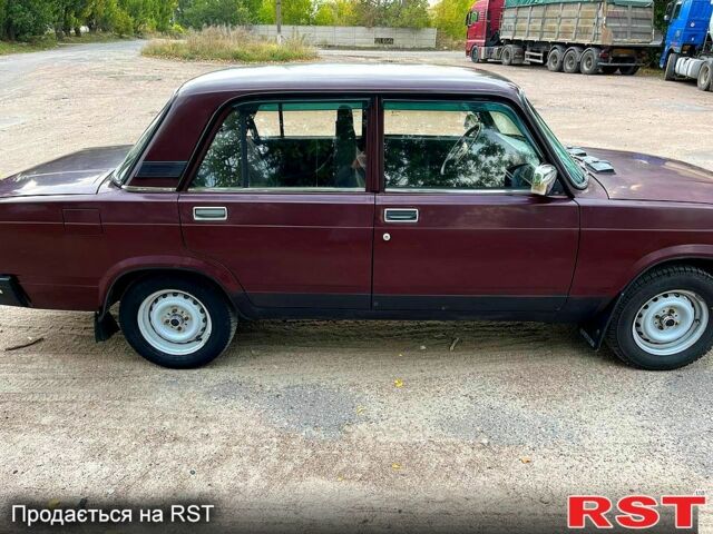 Красный ВАЗ 2107, объемом двигателя 1.5 л и пробегом 39 тыс. км за 1571 $, фото 1 на Automoto.ua