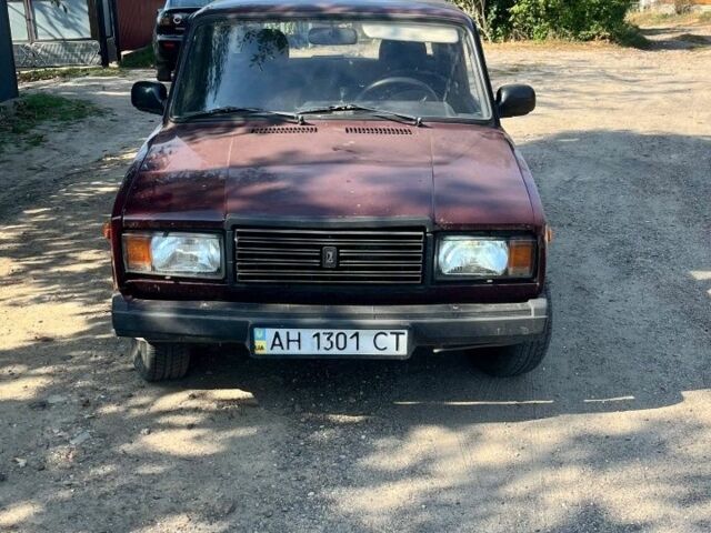 Красный ВАЗ 2107, объемом двигателя 1.5 л и пробегом 200 тыс. км за 954 $, фото 1 на Automoto.ua