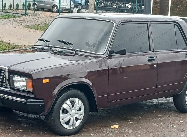Красный ВАЗ 2107, объемом двигателя 1.5 л и пробегом 71 тыс. км за 1400 $, фото 1 на Automoto.ua