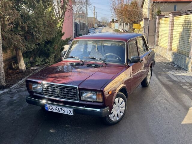 Красный ВАЗ 2107, объемом двигателя 1.5 л и пробегом 92 тыс. км за 1750 $, фото 1 на Automoto.ua