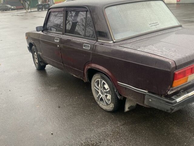 Красный ВАЗ 2107, объемом двигателя 1.5 л и пробегом 3 тыс. км за 1100 $, фото 1 на Automoto.ua