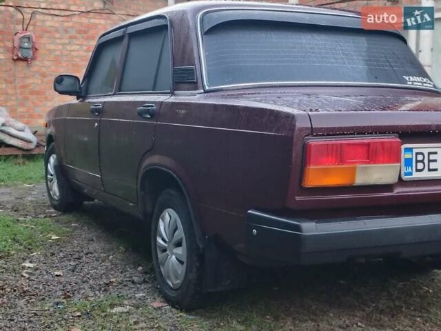 Красный ВАЗ 2107, объемом двигателя 1.5 л и пробегом 100 тыс. км за 1550 $, фото 1 на Automoto.ua