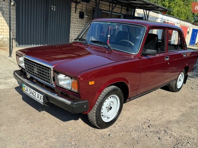 Красный ВАЗ 2107, объемом двигателя 1.5 л и пробегом 67 тыс. км за 2750 $, фото 1 на Automoto.ua