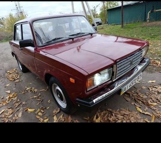 Червоний ВАЗ 2107, об'ємом двигуна 2 л та пробігом 111 тис. км за 1050 $, фото 1 на Automoto.ua