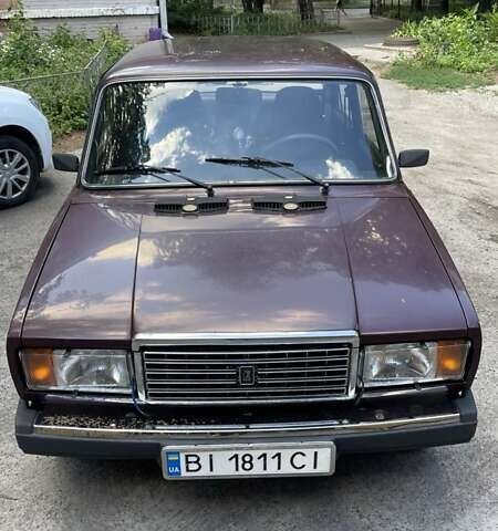 Красный ВАЗ 2107, объемом двигателя 1.5 л и пробегом 43 тыс. км за 1950 $, фото 1 на Automoto.ua