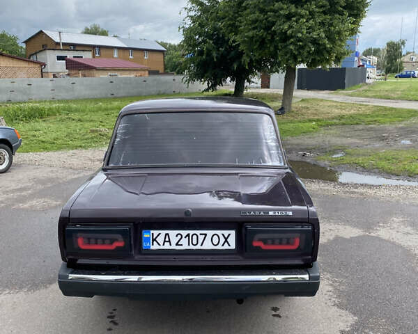 Красный ВАЗ 2107, объемом двигателя 1.5 л и пробегом 130 тыс. км за 2150 $, фото 1 на Automoto.ua