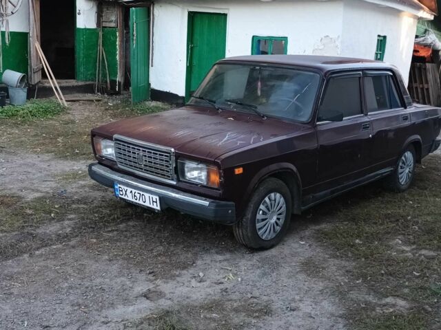 Красный ВАЗ 2107, объемом двигателя 0 л и пробегом 70 тыс. км за 1105 $, фото 1 на Automoto.ua