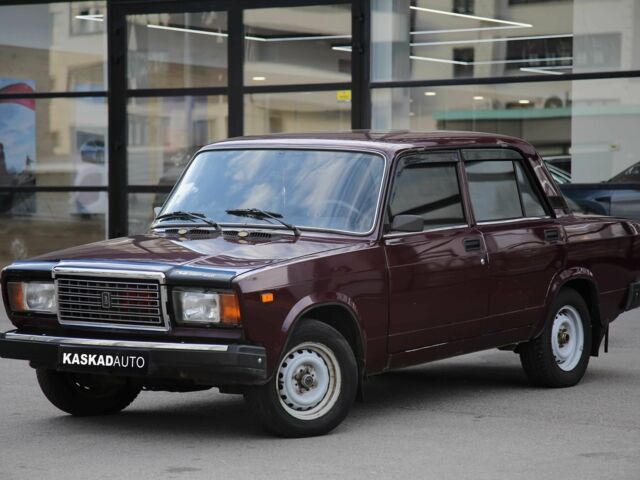 Красный ВАЗ 2107, объемом двигателя 1.5 л и пробегом 121 тыс. км за 1700 $, фото 1 на Automoto.ua