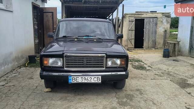 Красный ВАЗ 2107, объемом двигателя 1.3 л и пробегом 980 тыс. км за 1900 $, фото 1 на Automoto.ua